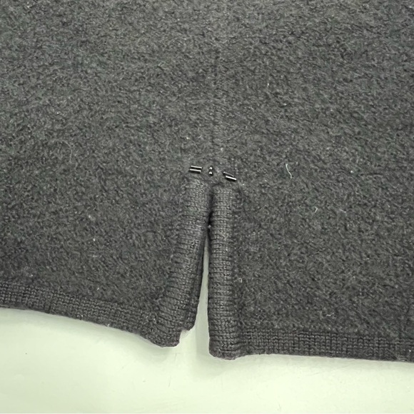 PENDLETON 100% Virgin Wool Black Beaded Cardigan Size Medium - Picture 10 of 10